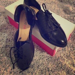 Black oxfords, never worn :)